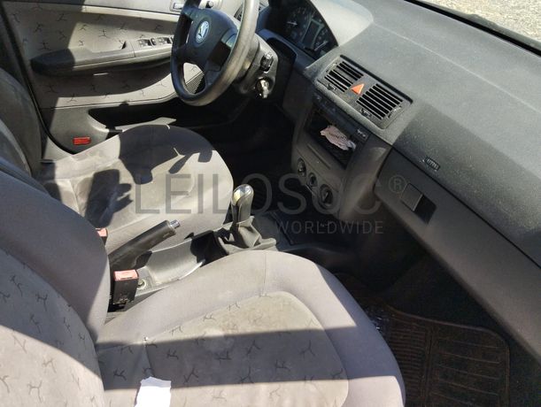 Skoda Fabia · Ano 2001