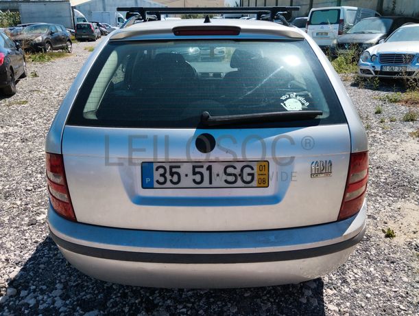 Skoda Fabia · Ano 2001