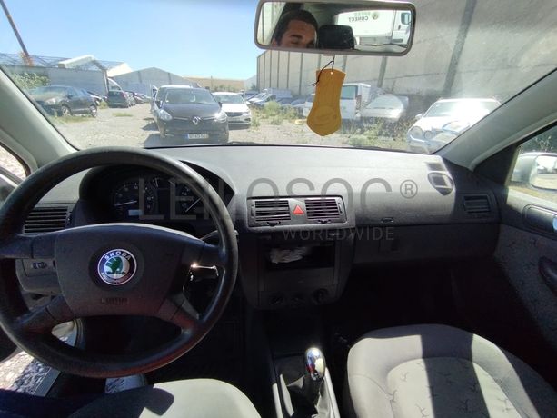 Skoda Fabia · Ano 2001