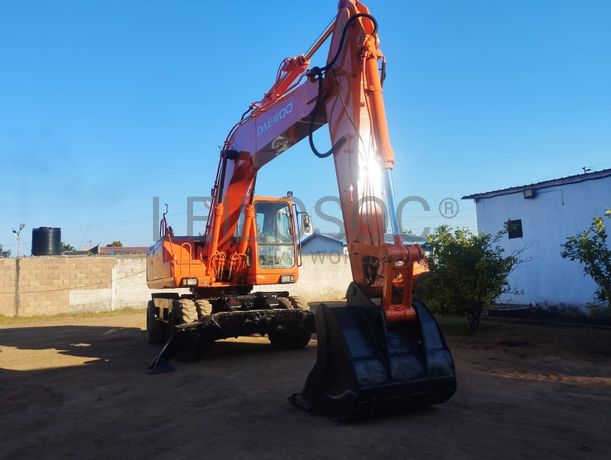 Giratórias a rodas – Daewoo – Caterpillar