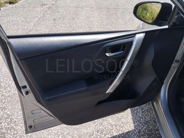 Toyota Auris · Ano 2013