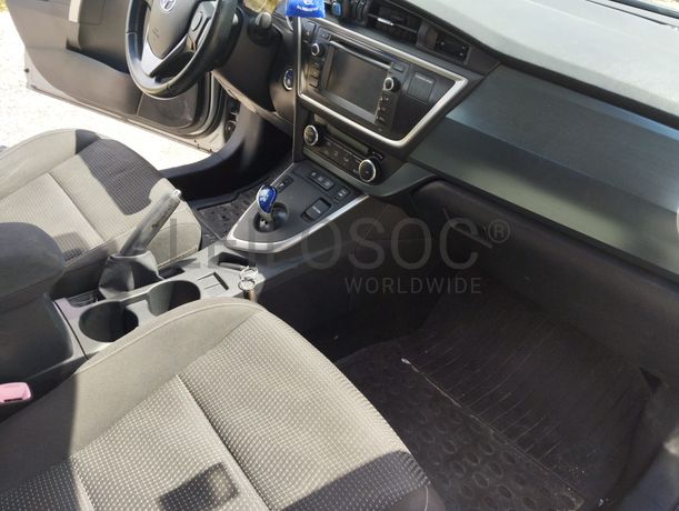 Toyota Auris · Ano 2013