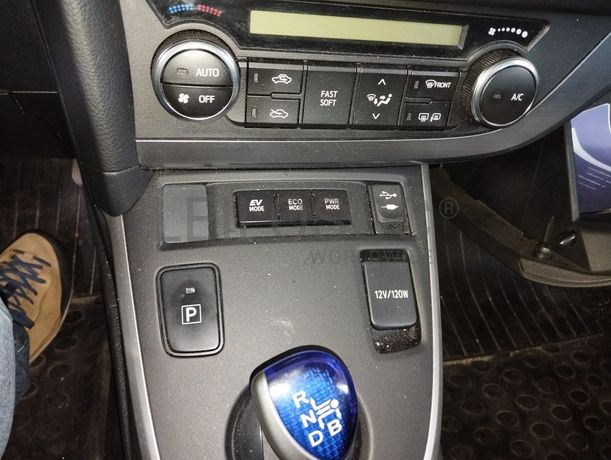 Toyota Auris · Ano 2013