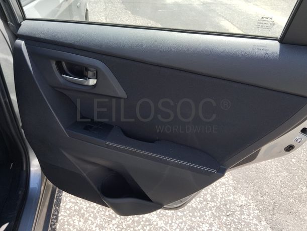 Toyota Auris · Ano 2013