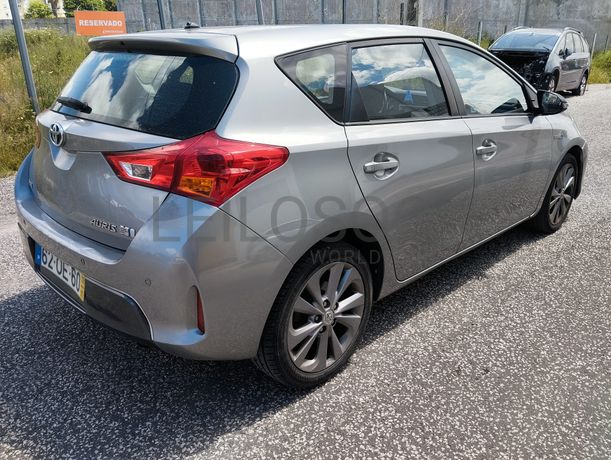 Toyota Auris · Ano 2013
