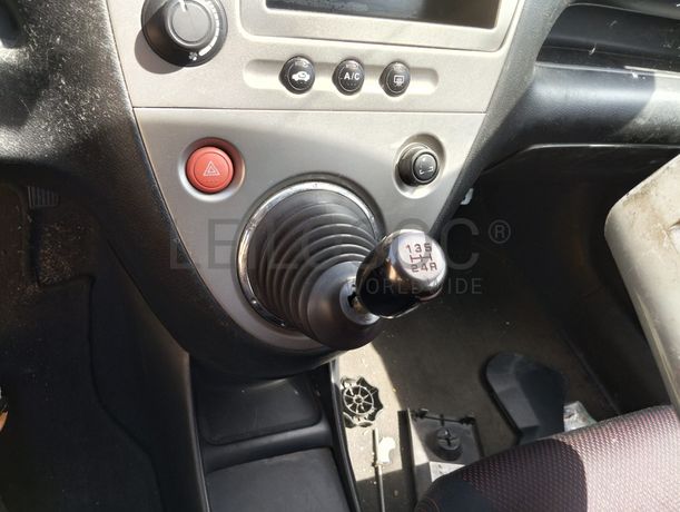 Honda Civic · Ano 2005