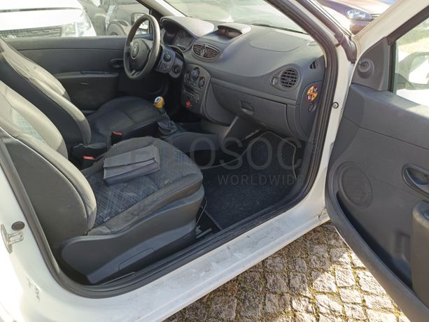 Renault Clio · Ano 2009