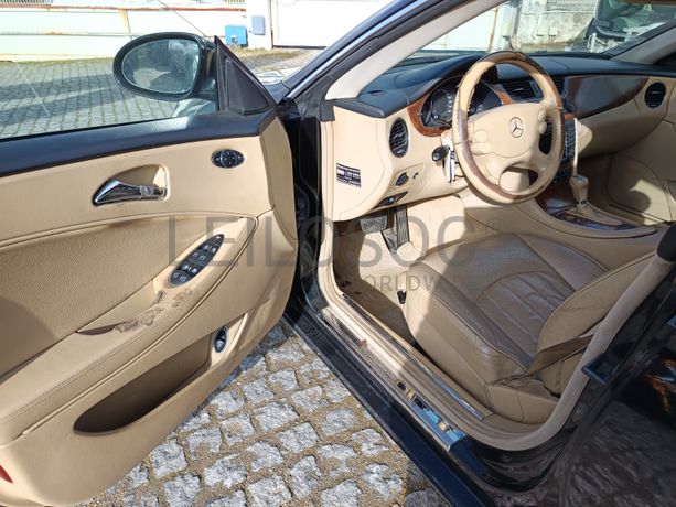 Mercedes-Benz CLS 320 CDI · Ano 2006