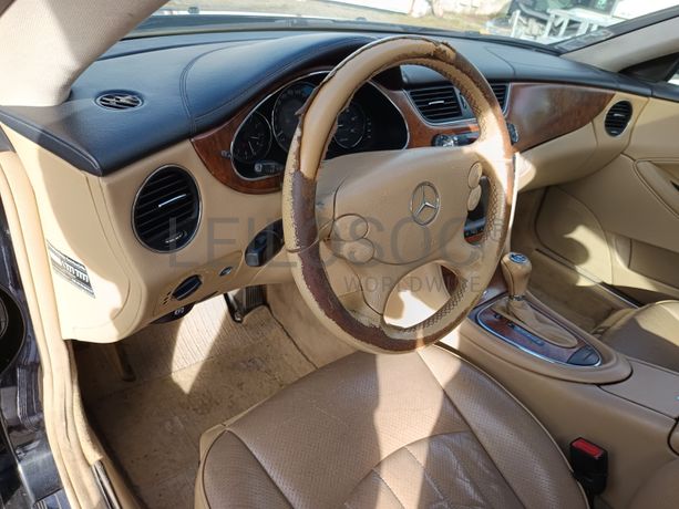 Mercedes-Benz CLS 320 CDI · Ano 2006