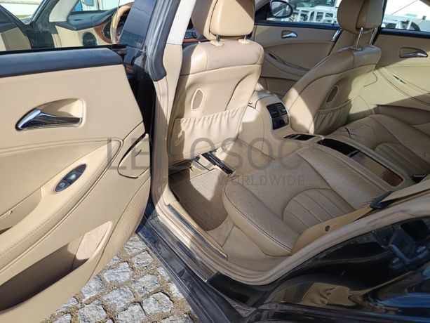 Mercedes-Benz CLS 320 CDI · Ano 2006