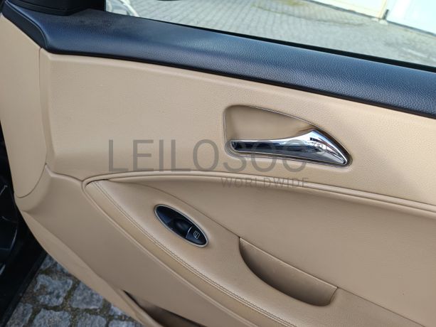 Mercedes-Benz CLS 320 CDI · Ano 2006
