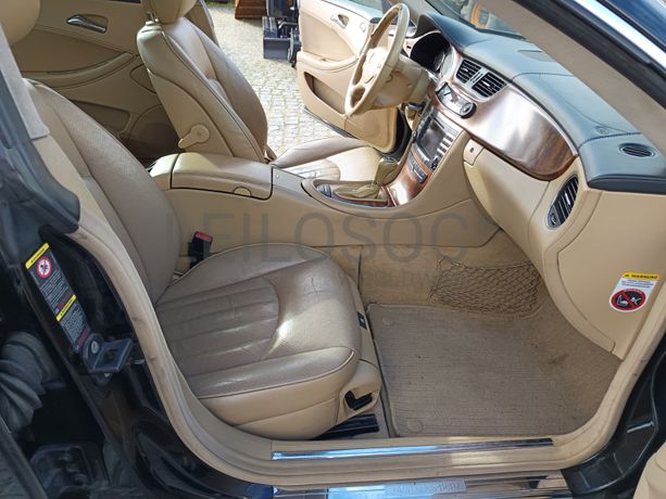 Mercedes-Benz CLS 320 CDI · Ano 2006