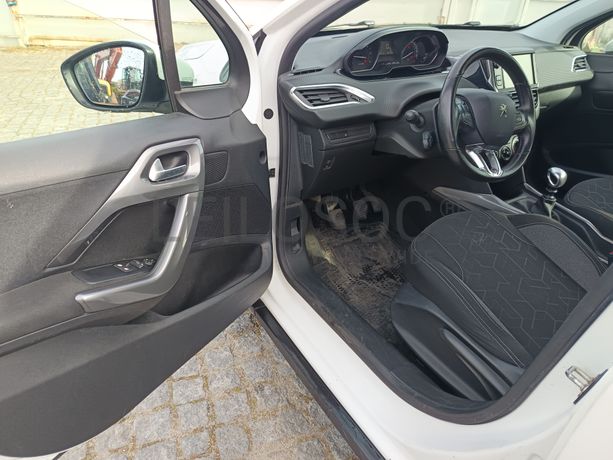 Peugeot 2008 · Ano 2018