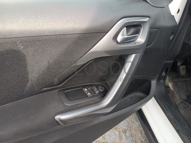 Peugeot 2008 · Ano 2018