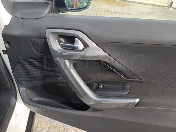 Peugeot 2008 · Ano 2018