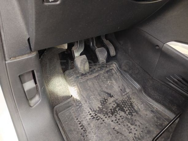 Peugeot 2008 · Ano 2018