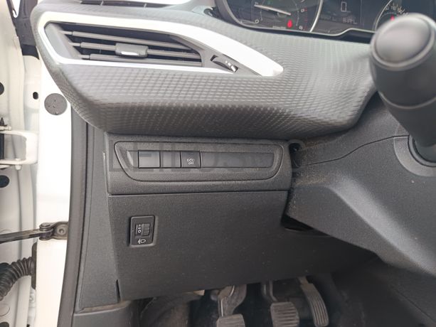 Peugeot 2008 · Ano 2018