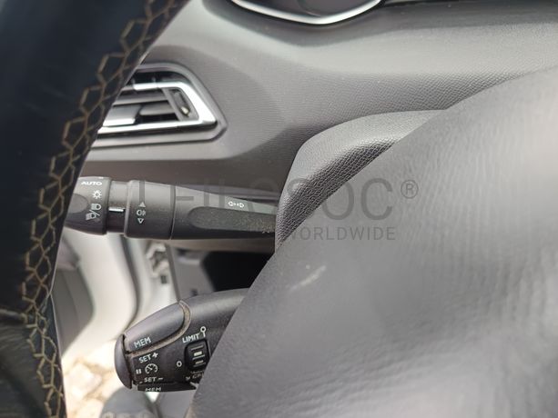 Peugeot 308 · Ano 2014