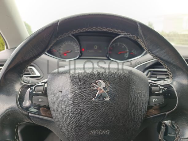 Peugeot 308 · Ano 2014