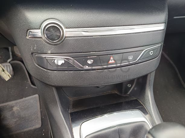 Peugeot 308 · Ano 2014