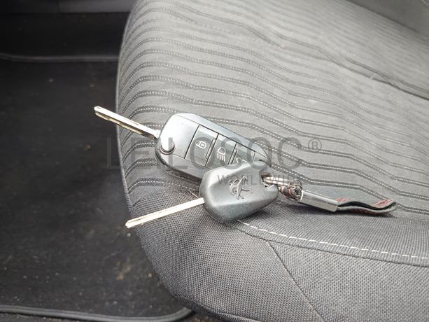 Peugeot 308 · Ano 2014