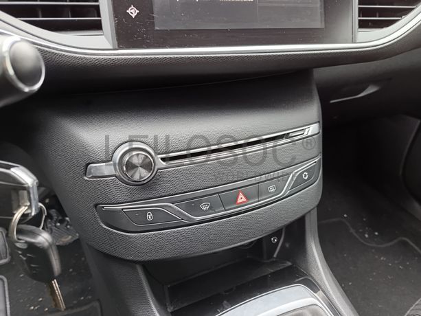 Peugeot 308 · Ano 2015