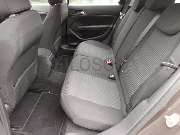 Peugeot 308 · Ano 2015