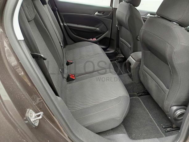 Peugeot 308 · Ano 2015