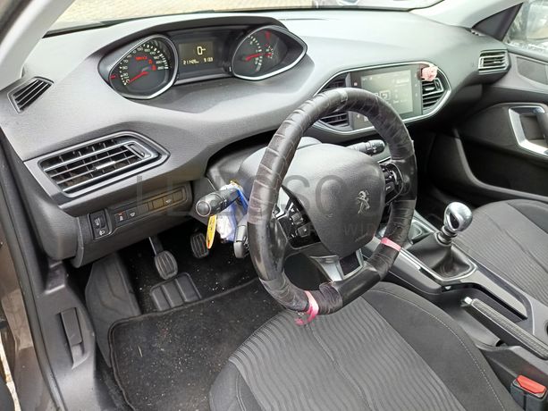 Peugeot 308 · Ano 2015