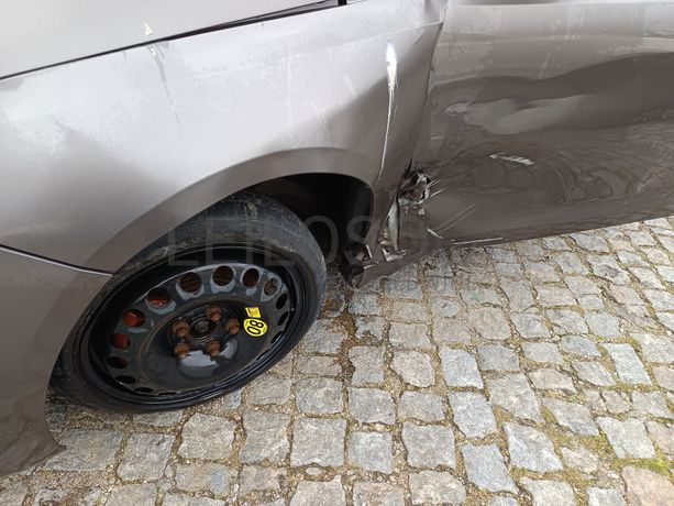 Peugeot 308 · Ano 2015