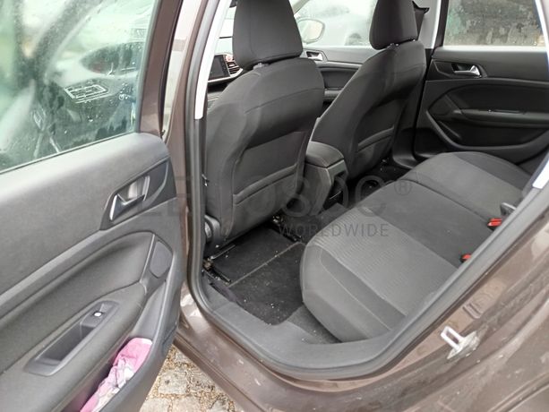 Peugeot 308 · Ano 2015