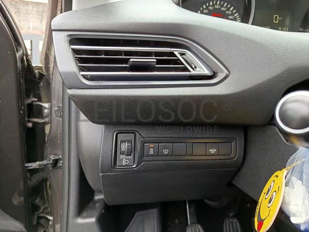 Peugeot 308 · Ano 2015