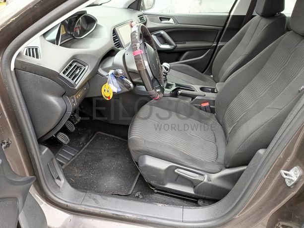 Peugeot 308 · Ano 2015