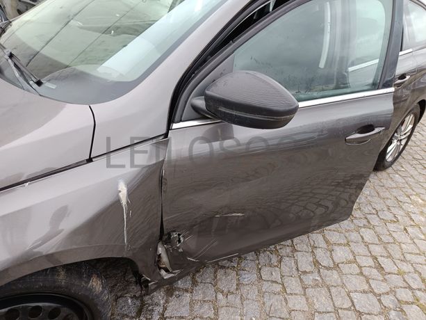 Peugeot 308 · Ano 2015