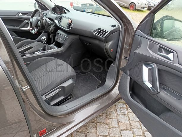 Peugeot 308 · Ano 2015