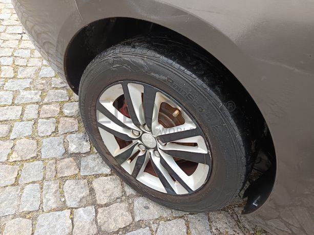 Peugeot 308 · Ano 2015