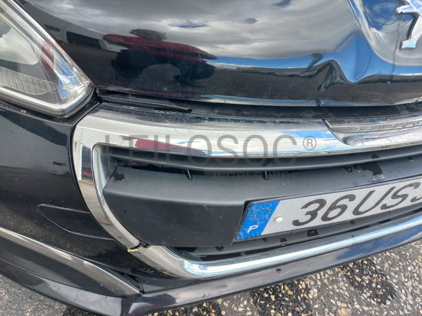 Peugeot 208 · Ano 2018