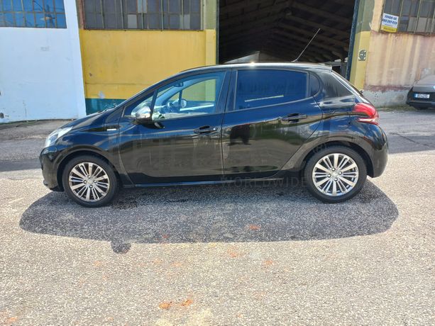 Peugeot 208 · Ano 2018