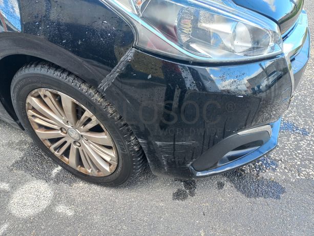 Peugeot 208 · Ano 2018