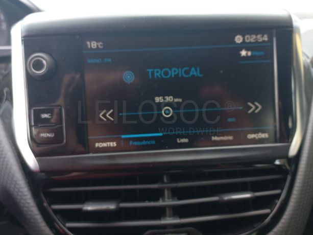 Peugeot 208 · Ano 2018