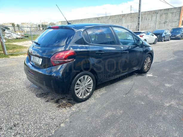 Peugeot 208 · Ano 2018
