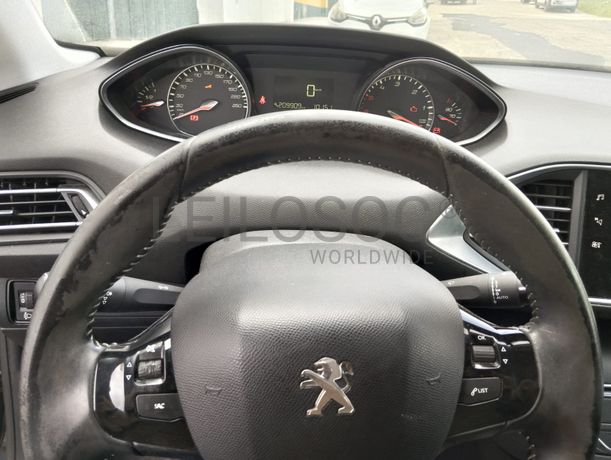 Peugeot 308 · Ano 2018