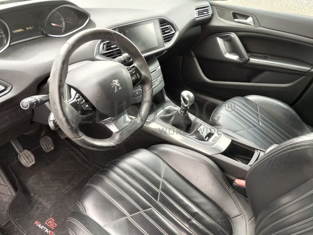 Peugeot 308 · Ano 2018