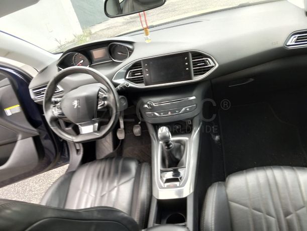 Peugeot 308 · Ano 2018