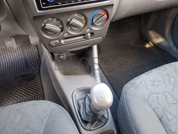 Hyundai Accent · Ano 2002