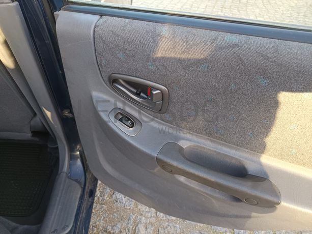 Hyundai Accent · Ano 2002