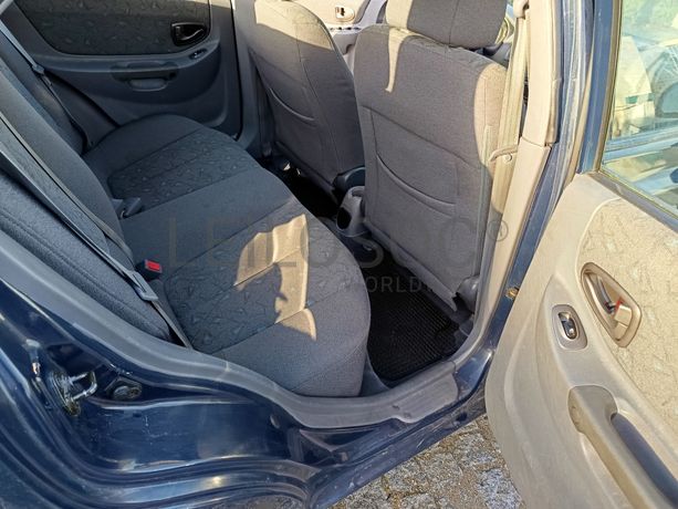 Hyundai Accent · Ano 2002