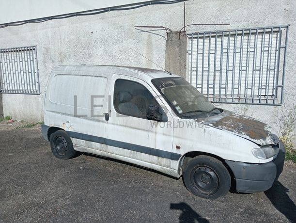 Peugeot Partner 1.8 D · Ano 1998