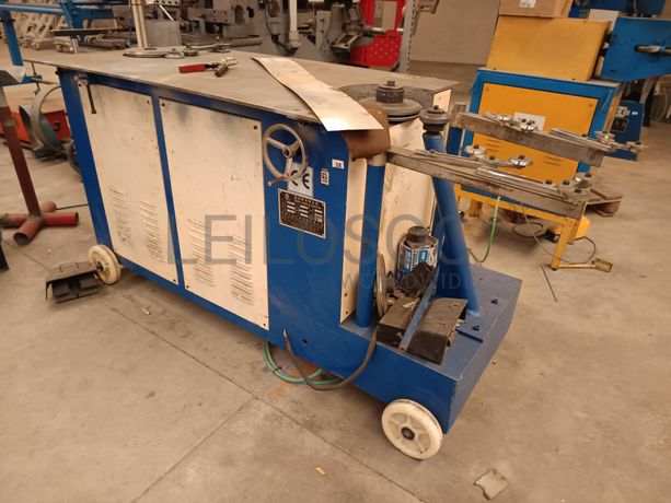 Máquina para Fabrico de Curvas