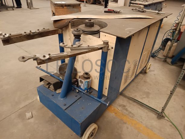 Máquina para Fabrico de Curvas